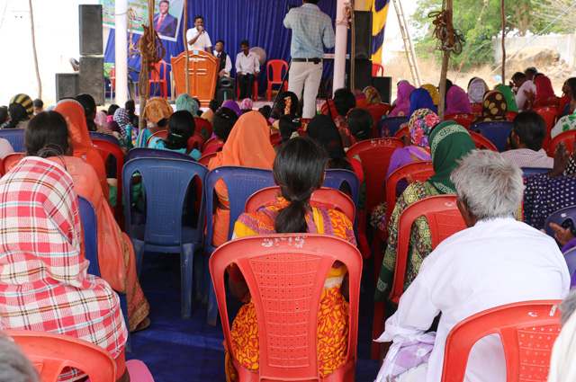 Hundreds Massed for the 2 days Mega Prayer organized by Grace Ministry at Pavagada, Tumkur. The Pavagada Prayer Meetings was a great blessing to the hundreds who gathered. 